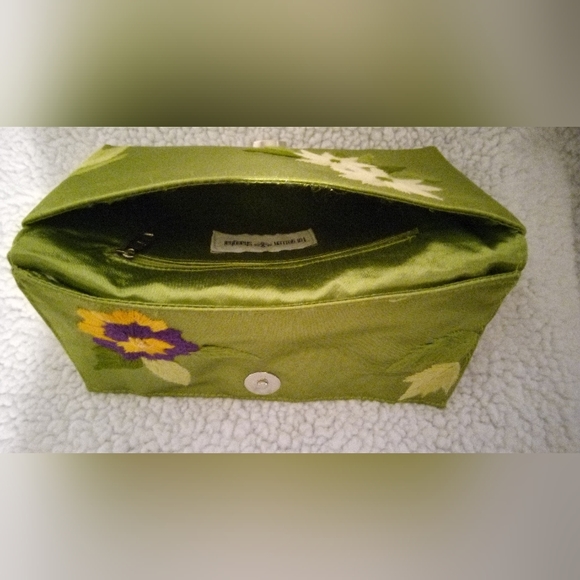 Forgotten Shanghai Floral Clutch Purse - Picture 4 of 8